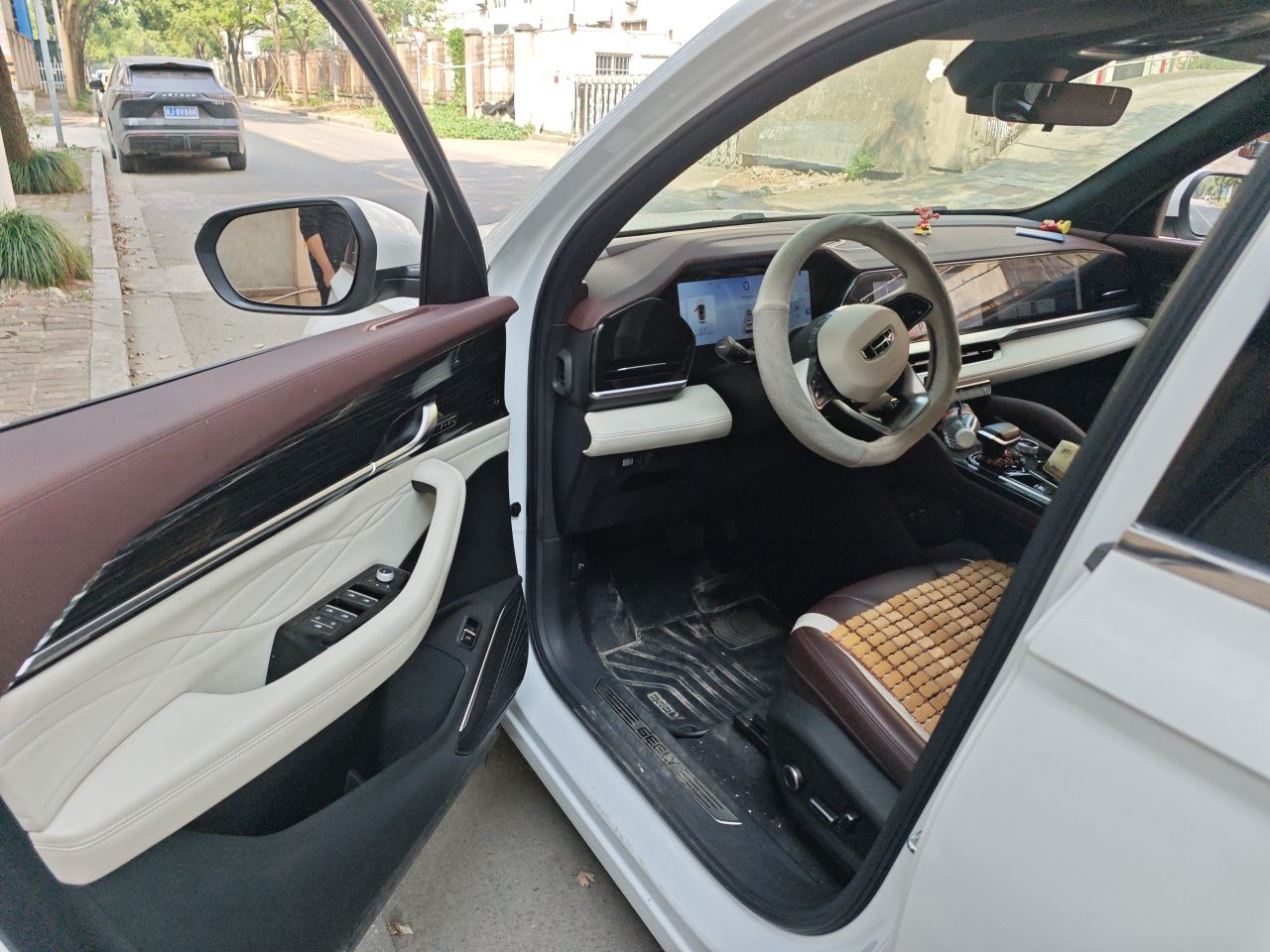 Geely Auto Monjaro L 2021 2.0TD DCT EVO Two-Wheel Drive Prestige Version — снимка 16