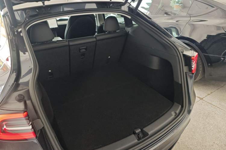 Used Tesla Model Y 2024 Rear-Wheel-Drive Version