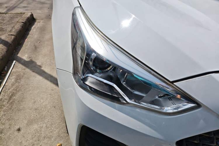 Used Haval M6 2019 1.5T Manual Two-Wheel Drive Elite Version China VI Standard Right Front Headlight