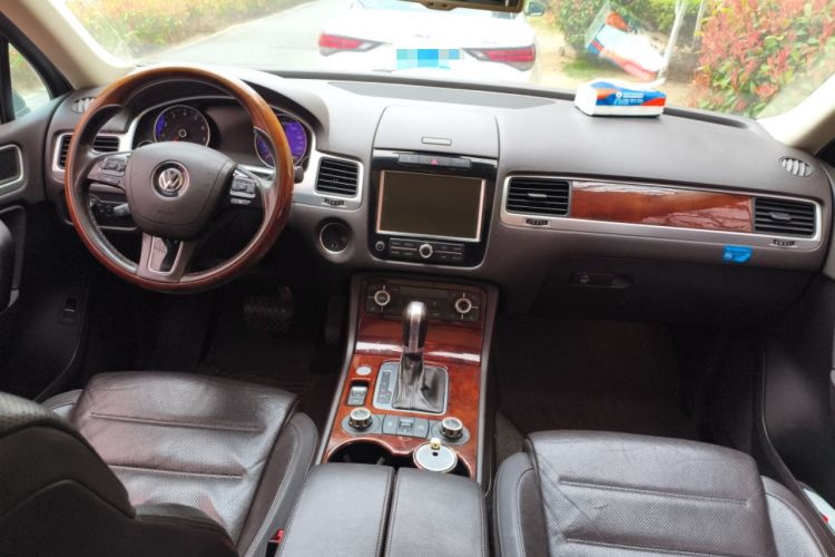 Used Volkswagen Touareg 2015 3.0 TSI Luxury Model Center Console