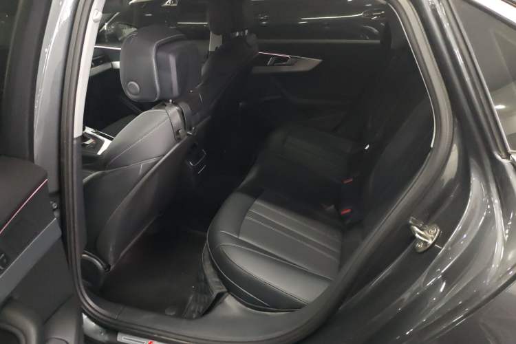Used Audi A4L 2025 2 Million Units Enjoyment Version 40 TFSI Stylish and Dynamic Type Left Rear Seat