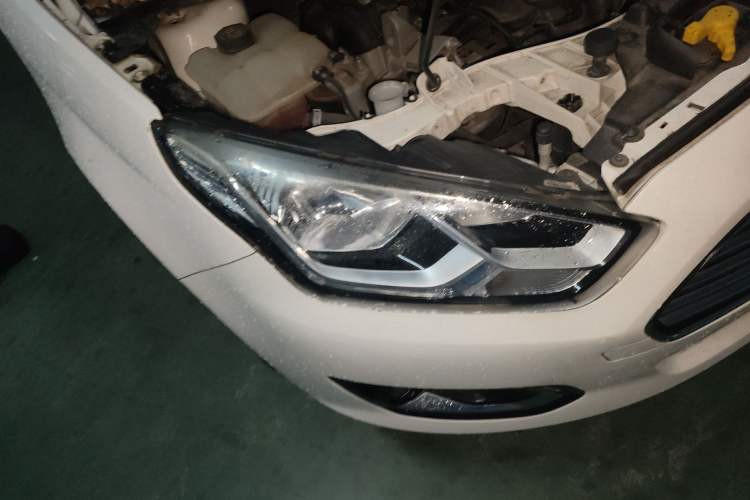 Used Ford Escort 2015 1.5L Automatic Fashion Model