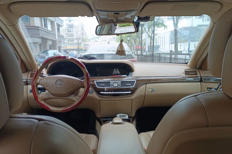 Used Mercedes-Benz S-Class 2012 S 300 L Business Standard Model Center Console