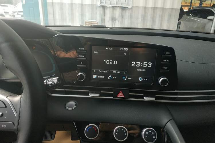 Used Hyundai Elantra 2023 1.5L CVT GLX Elite Edition Audio And AC Panel