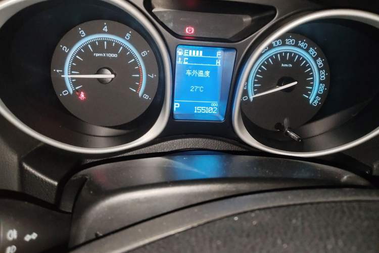 Used GAC Trumpchi GS5 Super 2015 2.0L Automatic Two-Wheel Drive Luxury Navigation Edition Odometer Close Up