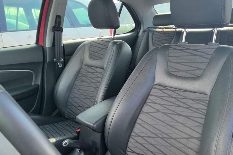 Used Cowin E3 2018 1.5L Manual Luxury Model
