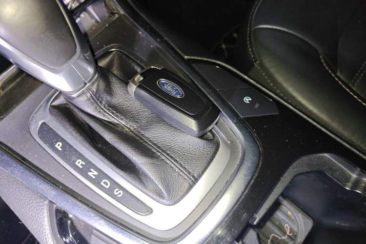 Used Ford Edge 2018 EcoBoost 245 Two-Wheel-Drive Titanium 7-Seater China VI Standard