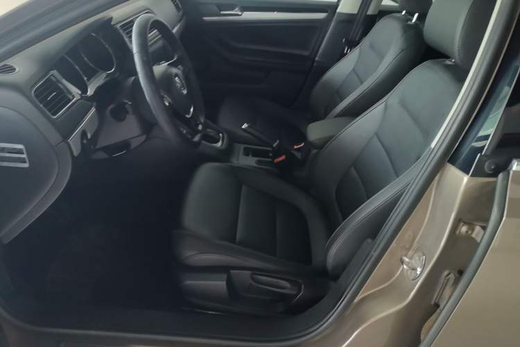 Used Volkswagen Sagitar 2017 1.6L Automatic Comfort Model
