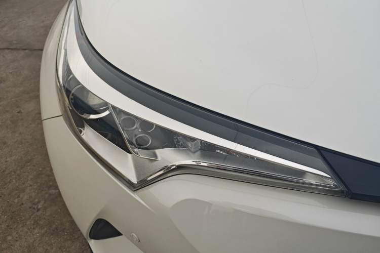 Used Toyota IZOA 2018 2.0L Yichi Edition China V Standard Right Front Headlight