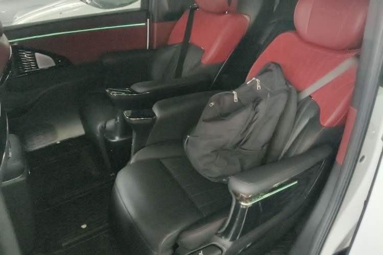 Used GAC Trumpchi M8 2023 Zongshi Series Dual-Motor Supreme Edition Left Rear Seat