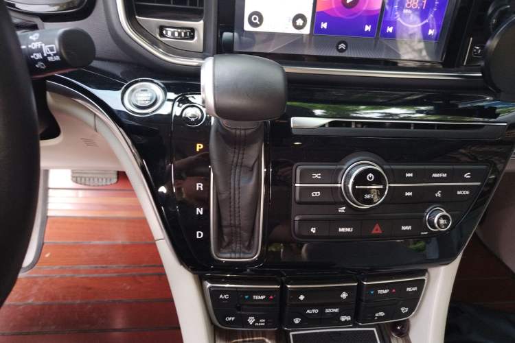 Used GAC Trumpchi M8 2018 320T Luxury Edition Gear Lever