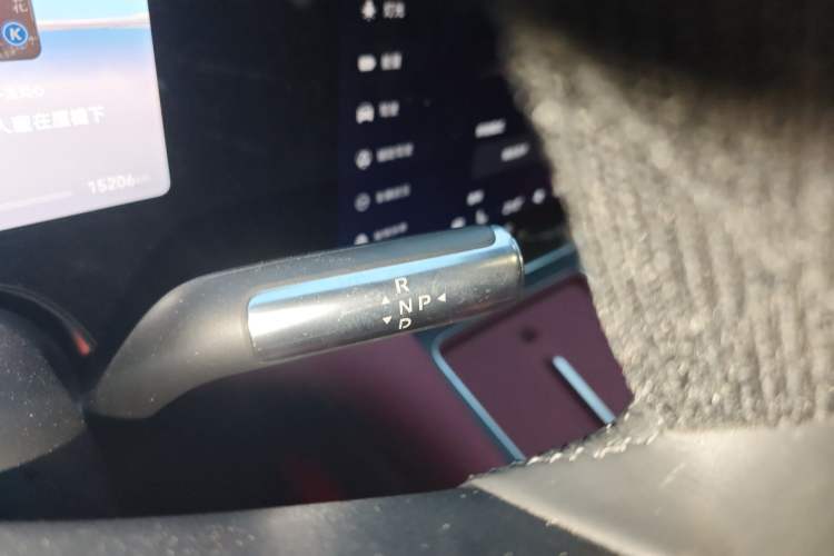 Used Hima AITO M8 2025 Extended-Range Max+ Version 53.4 kWh 6-Seater Edition Gear Lever