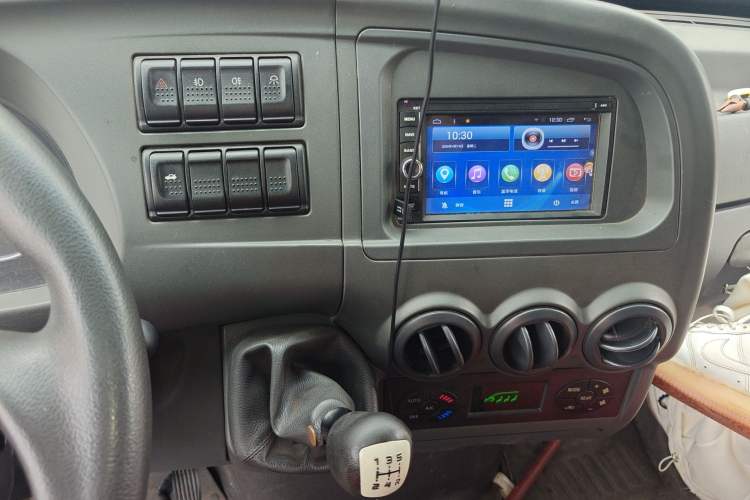 Used Iveco Power Daily 2017 2.5T Deluxe A37 Mid-Roof 6-7 Seater Bus 47Z5 Audio And AC Panel