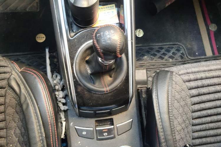 Used Zotye Domy X5 2015 1.5T Manual Luxury Version China IV Standard Gear Lever