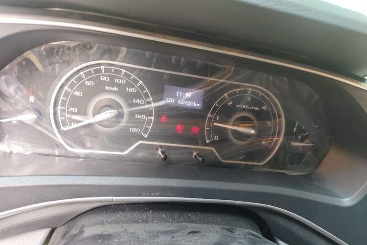 Used SAIC MAXUS Xintu V80 2023 2.0T Manual Classic Aoyuntong Long Wheelbase Mid-Height 6/7/8/9-Seater
