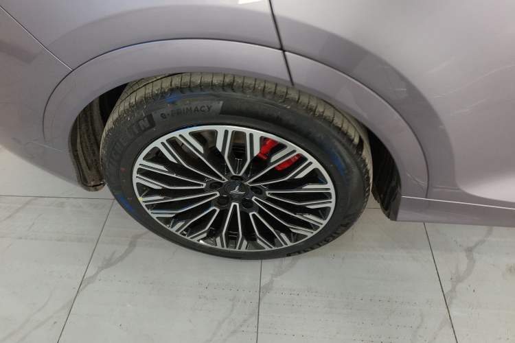 Used VOYAH FREE 2025 Model FREE+ Four-Wheel-Drive Qiankun Edition
