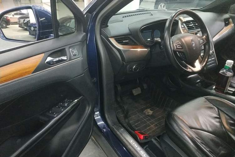 Used Lincoln MKC 2017 2.0T Two-Wheel-Drive Luxury Edition
