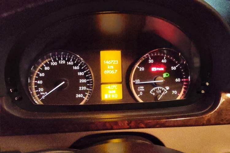 Used Mercedes-Benz Viano 2014 3.5L Premier Edition