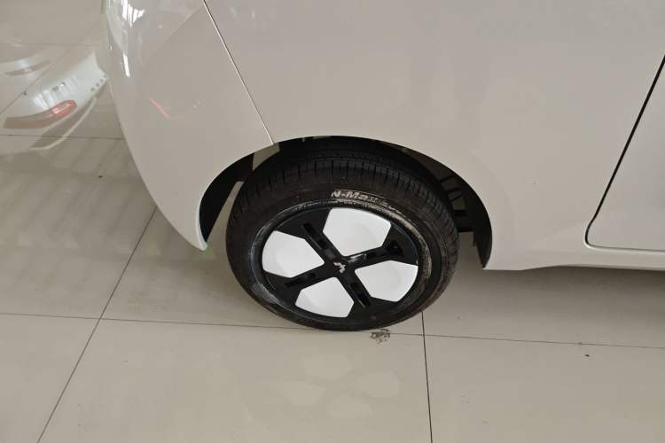 Used Wuling Hongguang MINIEV 2024 3rd Generation 215km Advanced Version Right Rear Wheel Hub