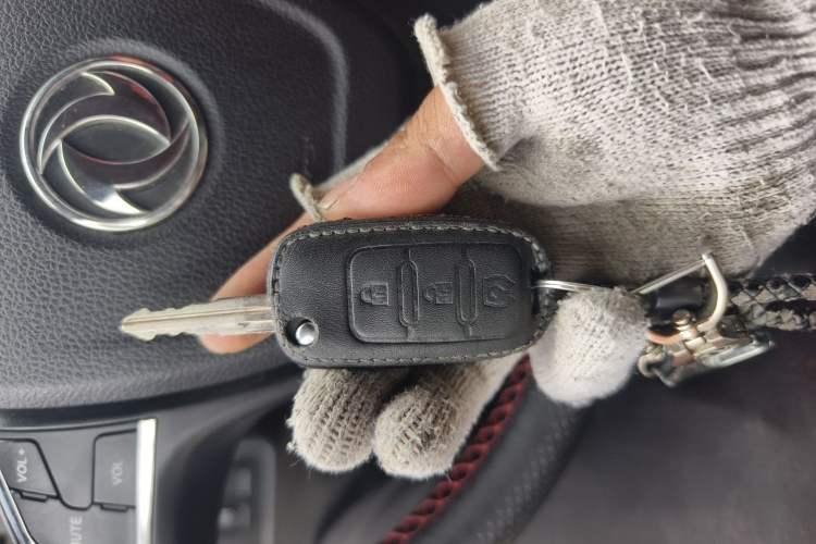 Used Dongfeng Fengon 330 2019 1.5L Manual Utility Grade I China VI Vehicle Key