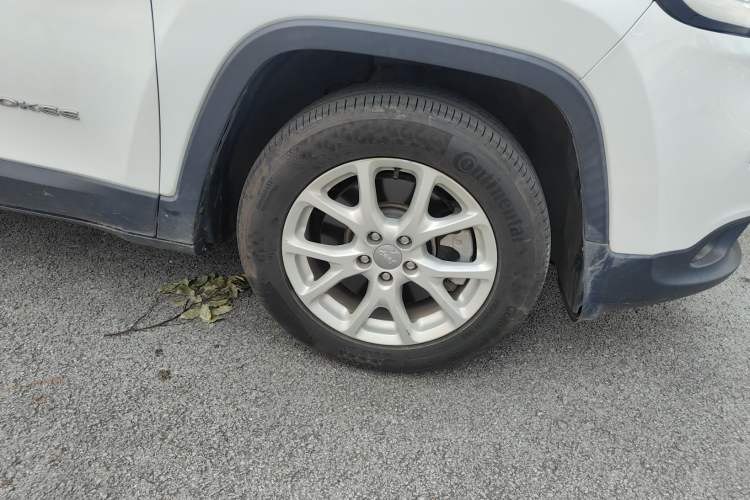 Used Jeep Cherokee 2017 2.0L Superior Edition