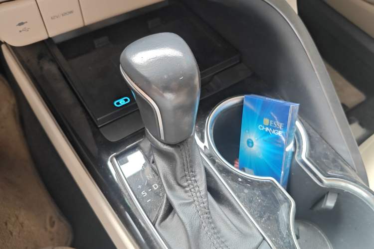 Used Toyota Camry 2019 2.0E Elite Edition China VI Standard Gear Lever