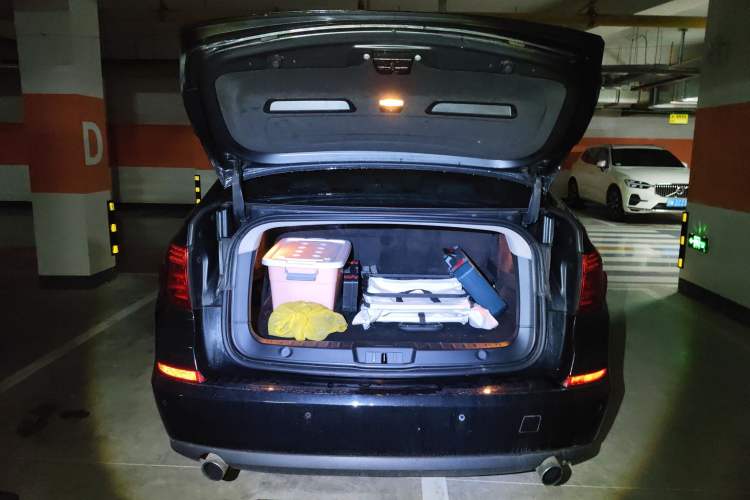 Used BMW 5 Series GT 2010 535i Leading Model Trunk