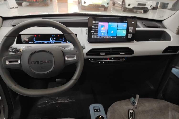 Used Geely Galaxy Panda 2024 Panda Mini 200km Endurance Bear