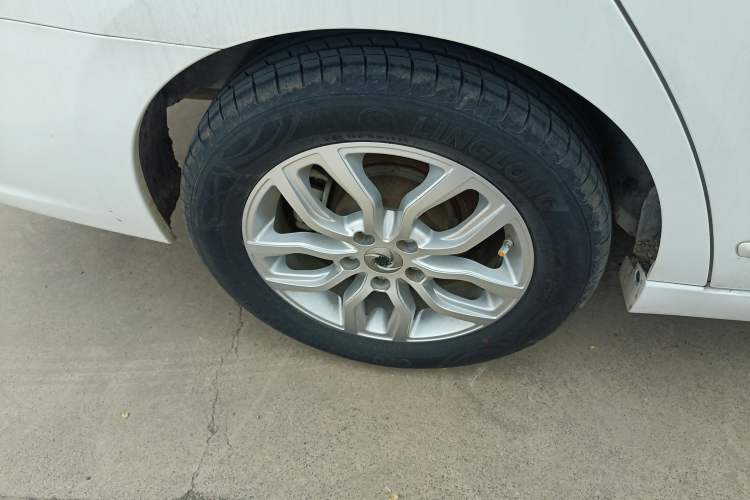 Used Dongfeng Junfeng E11K 2019 Standard Model Exterior 5