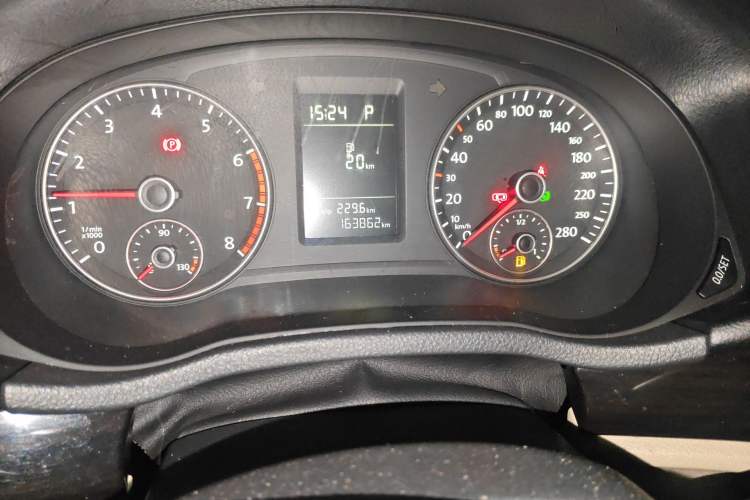 Used Volkswagen Passat 2011 1.8 TSI DSG Prestige Edition Odometer Close Up