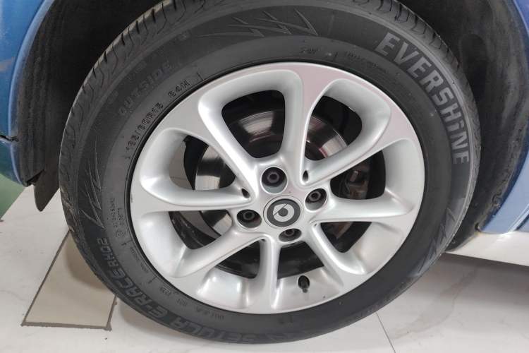 Used smart fortwo 2018 1.0L 52kW Hardtop Dynamic Version China V Left Front Wheel Hub