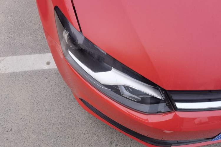 Used Volkswagen Polo 2016 1.4L Manual Fashion Model Right Front Headlight