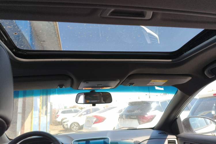 Used Chevrolet Monza 2020 Light Hybrid RS 330T Automatic Thrill Edition Headliner