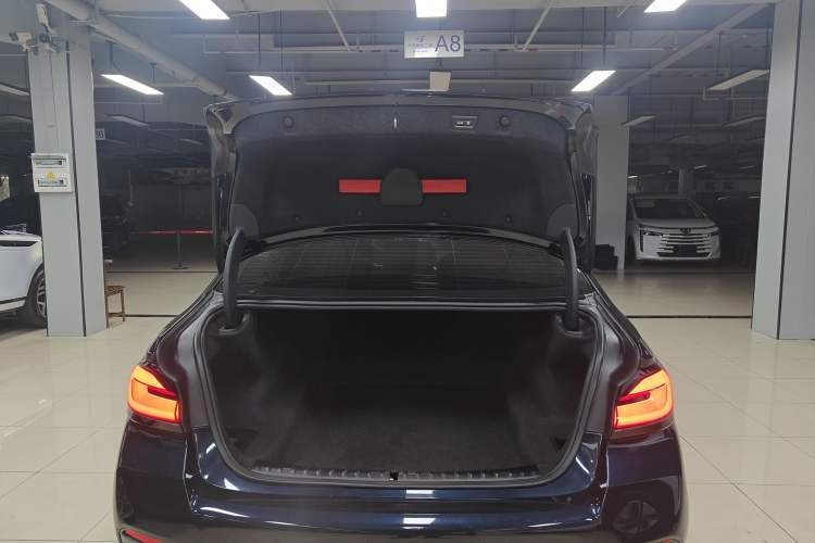 Used BMW 5 Series 2022 Restyled 530Li Leading Edition M Sport Package
