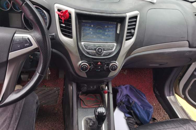 Used CHANGAN CS35 2014 1.6L Manual Luxury Model China V Standard

