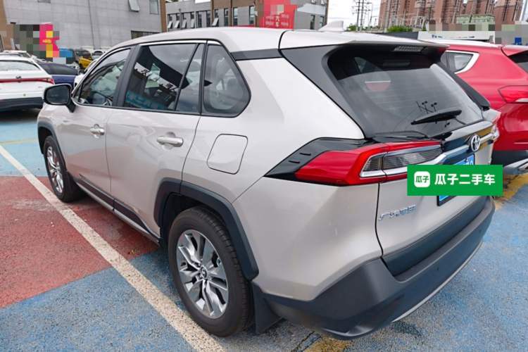 Used Toyota Wildlander 2024 2.0L CVT Two-Wheel Drive Leading Edition
