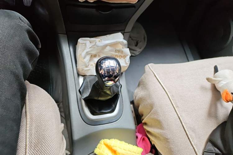 Used Dongfeng Shuaike 2011 1.6L Manual Comfort 7-Seater