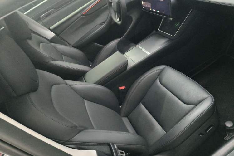 Used Tesla Model Y 2025 Rear-Wheel Drive First Edition
