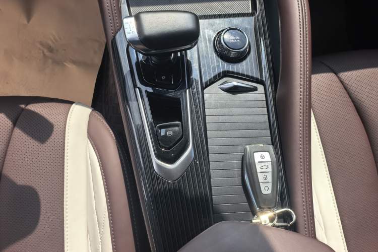 Used Geely Auto Monjaro L 2024 2.0TD High-Power Automatic Two-Wheel Drive Yunqi Version
