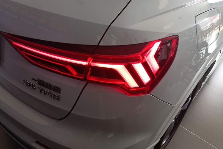 Used Audi Q3 2021 35 TFSI Fashion Dynamic Model