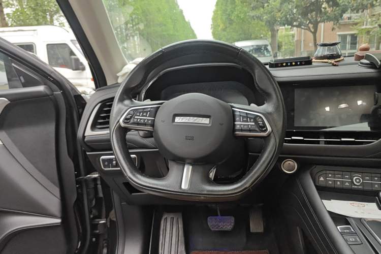Used Haval F7 2020 2.0T Two-Wheel Drive i-Van Steering Wheel