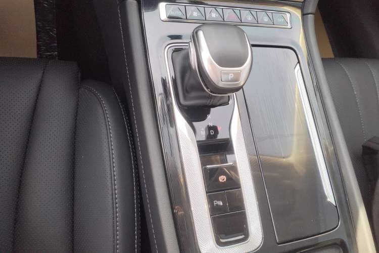 Used Hongqi H5 2024 1.5T DCT Smart Connect Flagship Edition Gear Lever