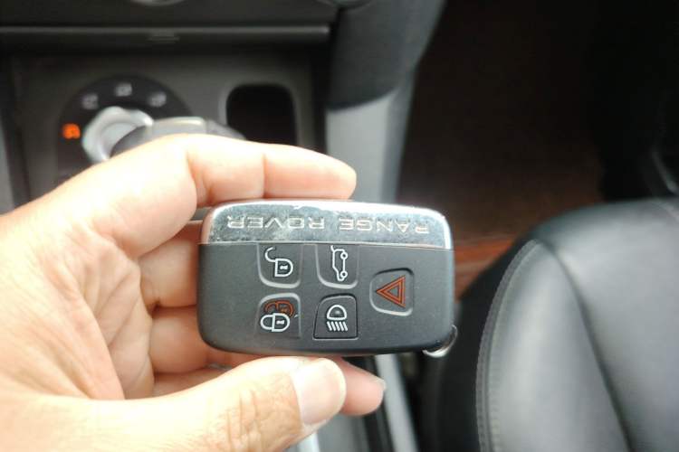 Used Land Rover Discovery 2010 3.0 TDV6 HSE Diesel Edition Vehicle Key