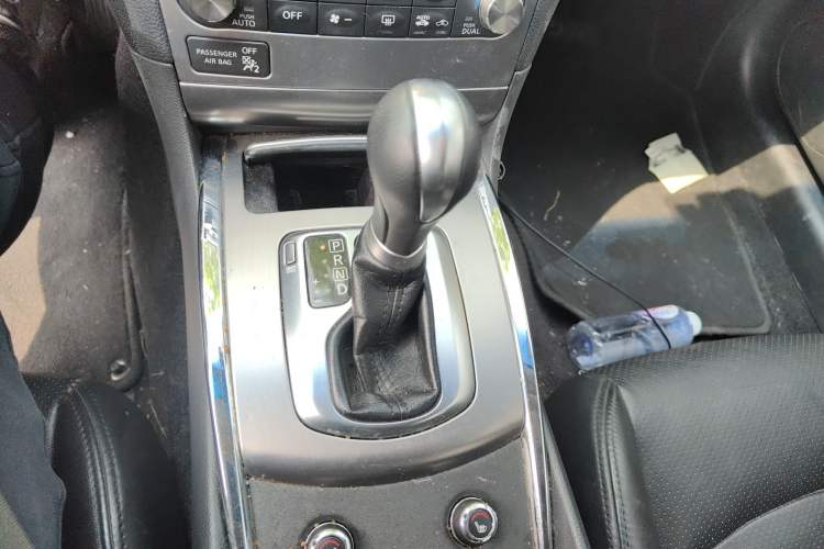 Used Infiniti G Series 2013 G25 Sedan Sport Edition Gear Lever