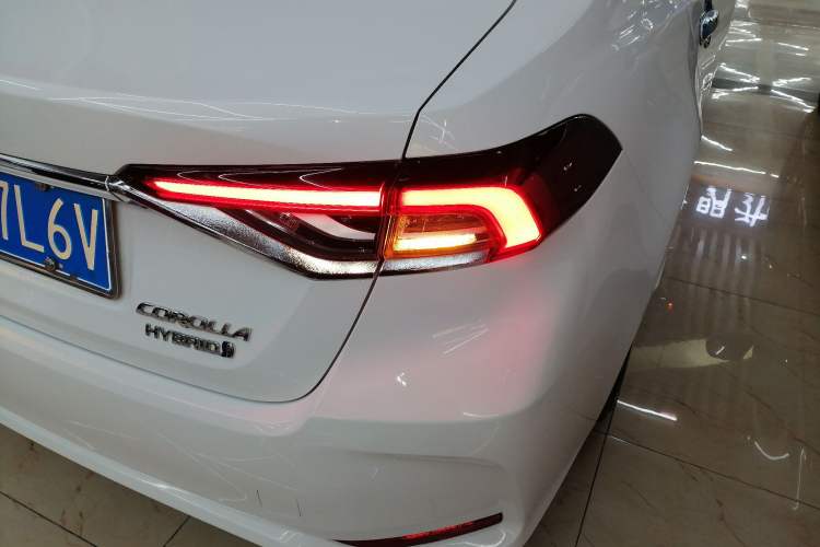 Used Toyota Corolla 2021 Dual-Motor 1.8L E-CVT Elite Edition
