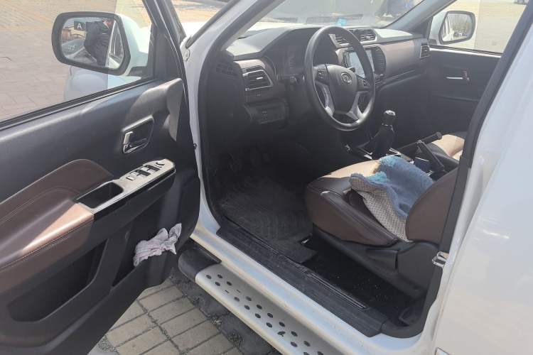 Used Great Wall Wingle 6 2017 2.4L Gasoline 4x4 Elite Version 4G69
