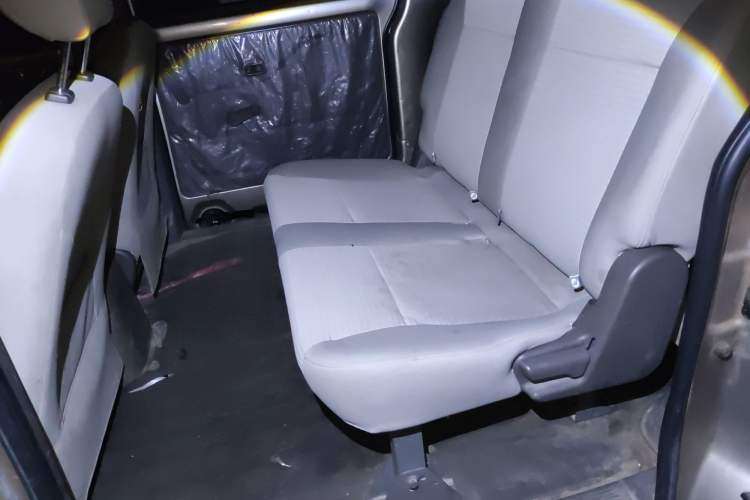 Used Wuling Rongguang V 2016 1.5L Standard Version
