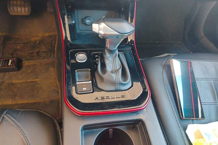 Used Dongfeng Aeolus Yixuan GS 2021 230T Automatic Star-Chasing Edition Gear Lever