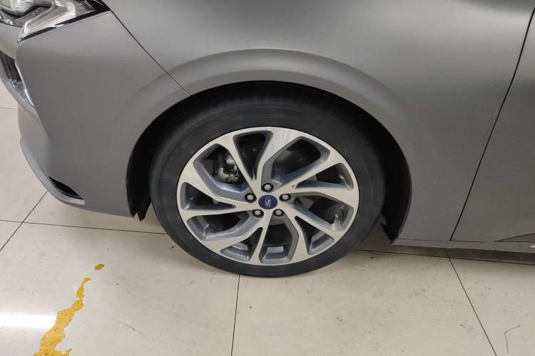 Used Ford Mondeo 2022 EcoBoost 245 Ultimate Model Left Front Wheel Hub