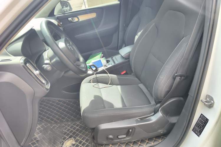 Used Volvo XC40 2022 T4 Four-Wheel Drive Smart & Stylish Edition